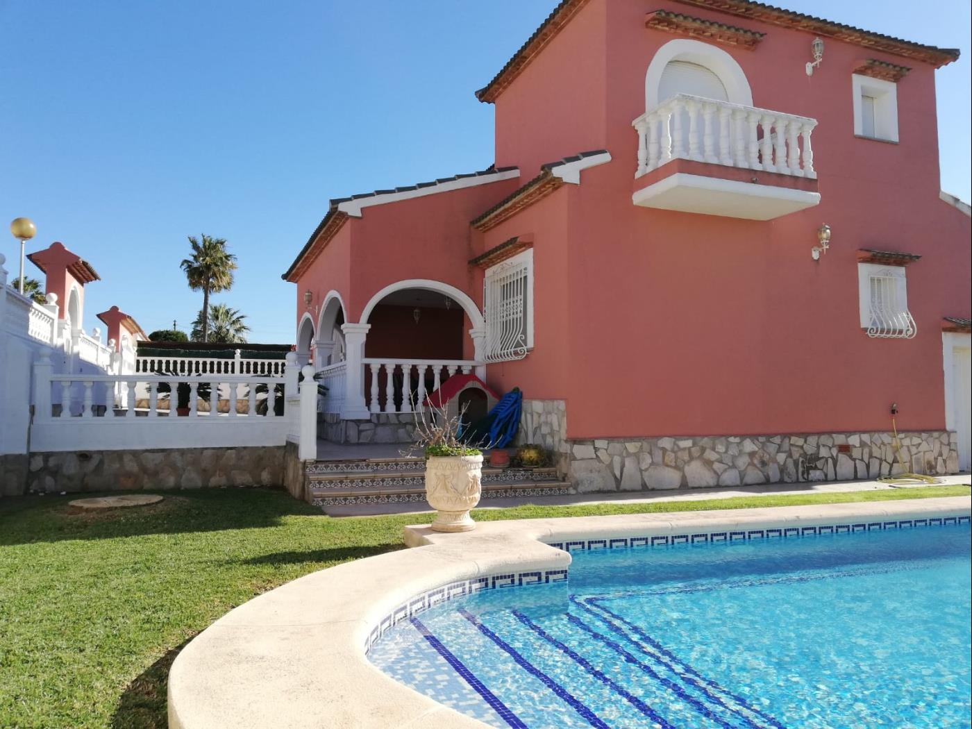 Villa - Els Poblets - 5 bedrooms - 10 persons